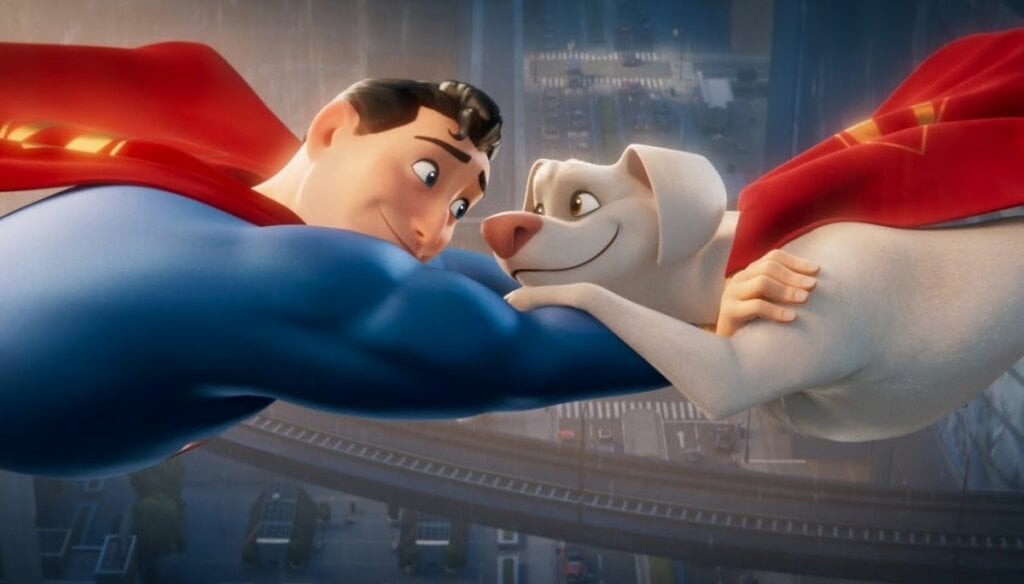 Cena do filme "DC Liga dos Superpets" com superman e seu cão Krypto