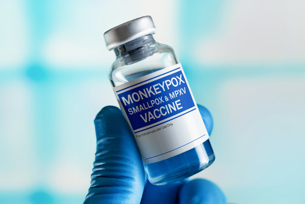 Vidro de vacina contra a varíola do macaco