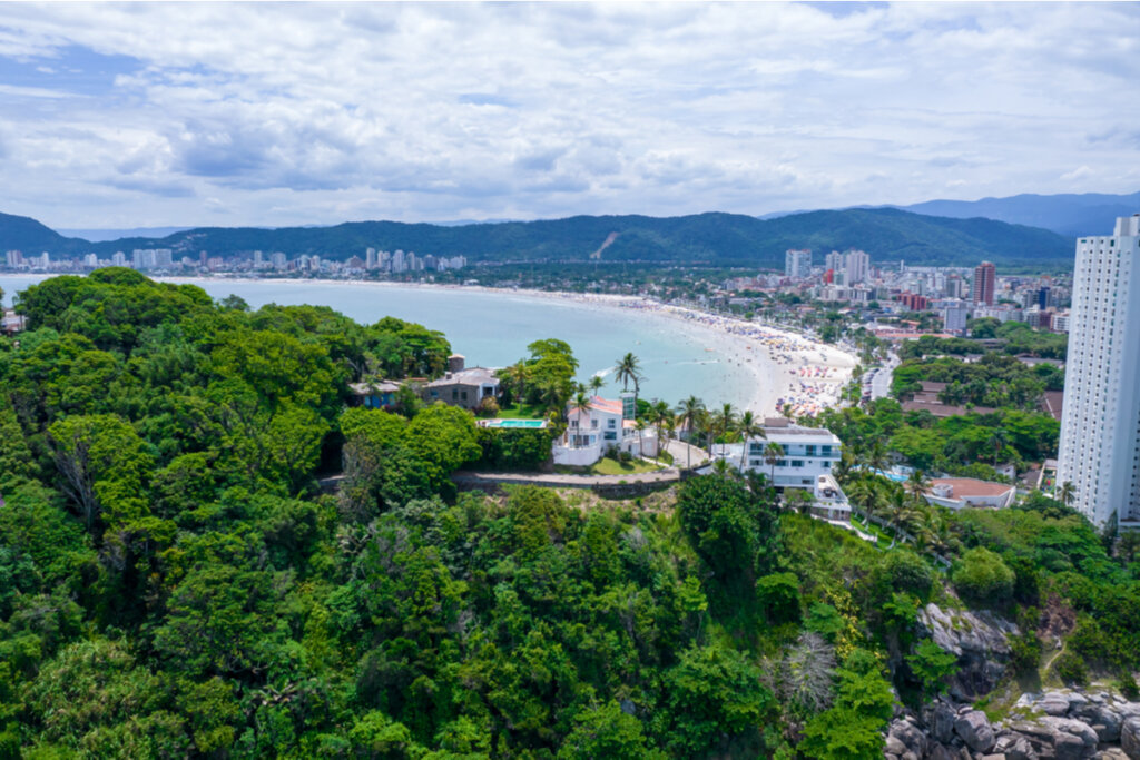 Imagem aérea da cidade de Guarujá