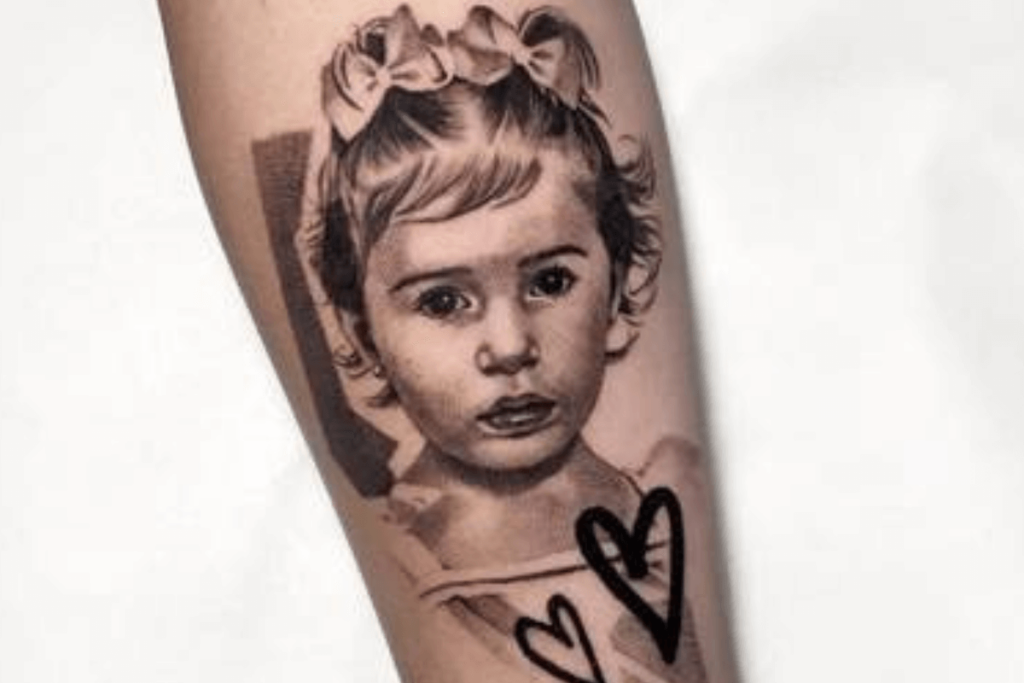 Tatuagem realista de uma criança