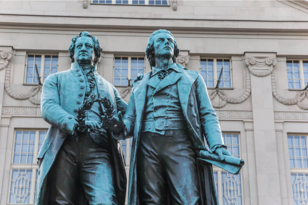 Estatueta de Goethe e Schiller