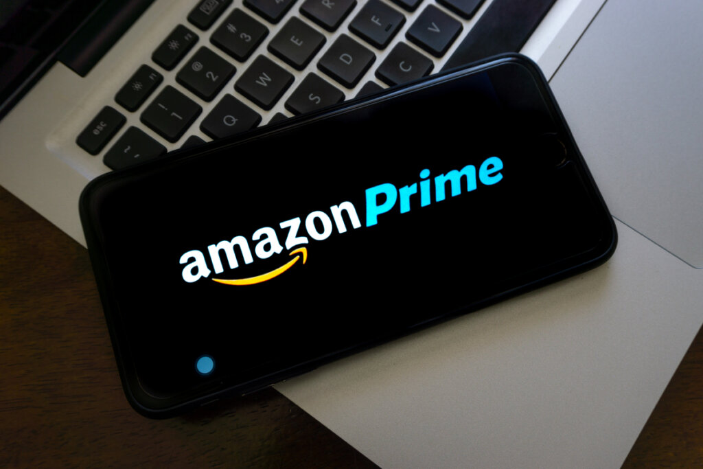 Logo da Amazon Prime Video em um celular