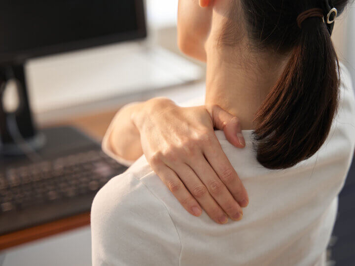 Alongamentos para evitar ou aliviar a dor no ombro