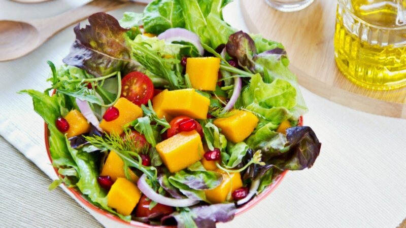 7 saladas fit para ajudar a emagrecer