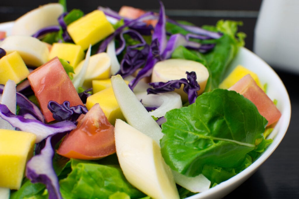 Salada de legumes fresca