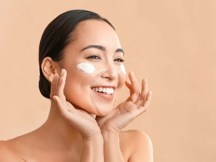 4 cuidados essenciais para proteger a pele durante o outono