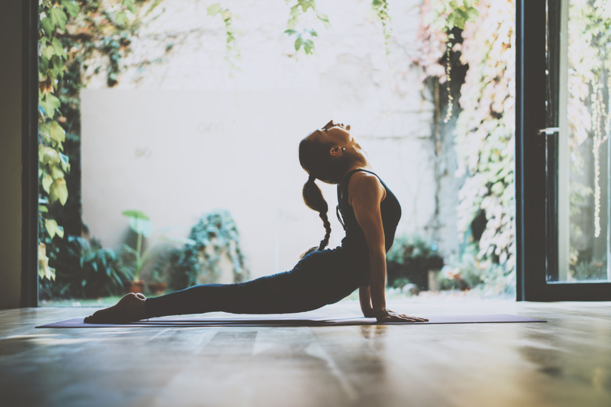Veja como o yoga pode auxiliar no tratamento da endometriose
