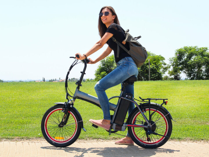 Andar de bicicleta elétrica favorece a saúde