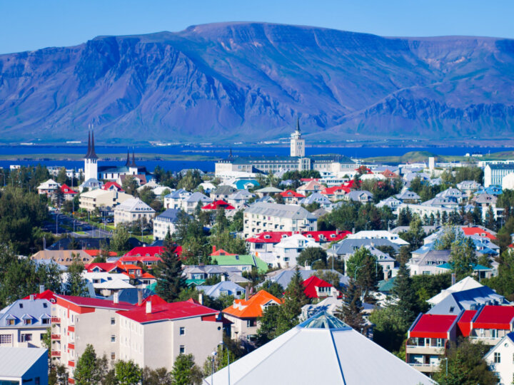 Descubra as maravilhas naturais e culturais da Islândia