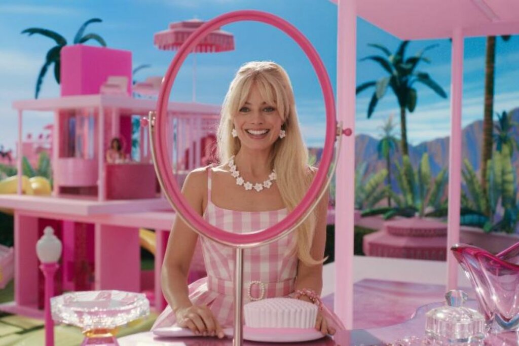 Margot Robbie caracterizada como Barbie