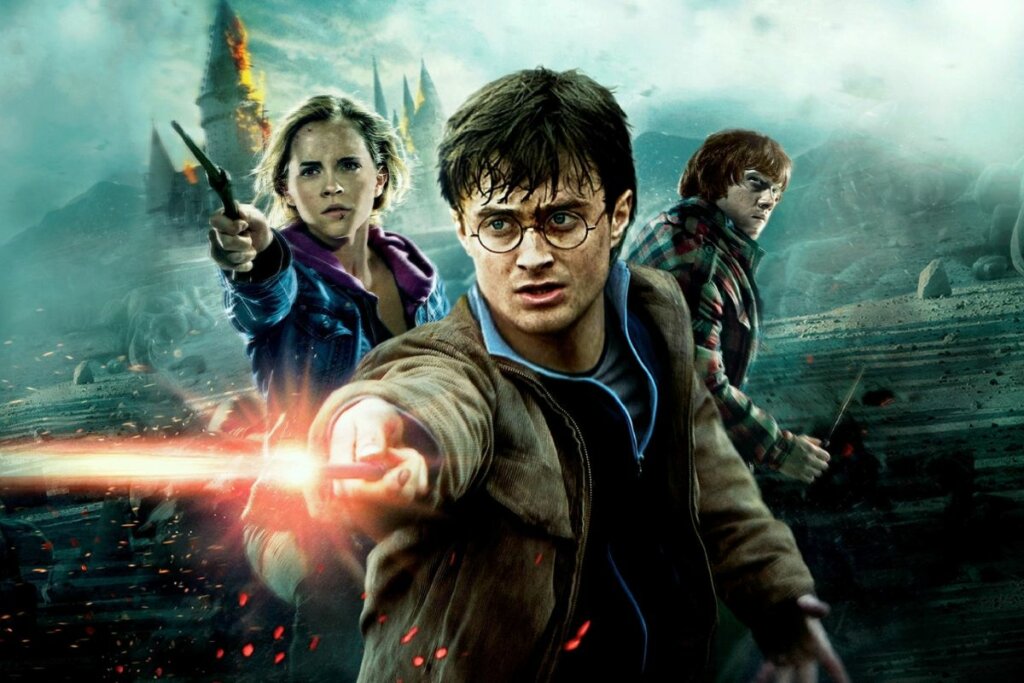 Capa do filme "Harry Potter e as Relíquias da Morte parte 2"; Harry, Hermione e Rony juntos