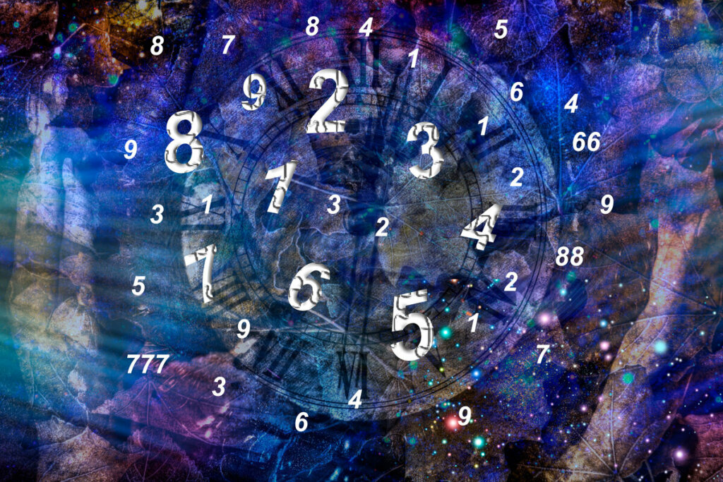 Ilustração de números espalhados sobre uma árvore com fundo colorido