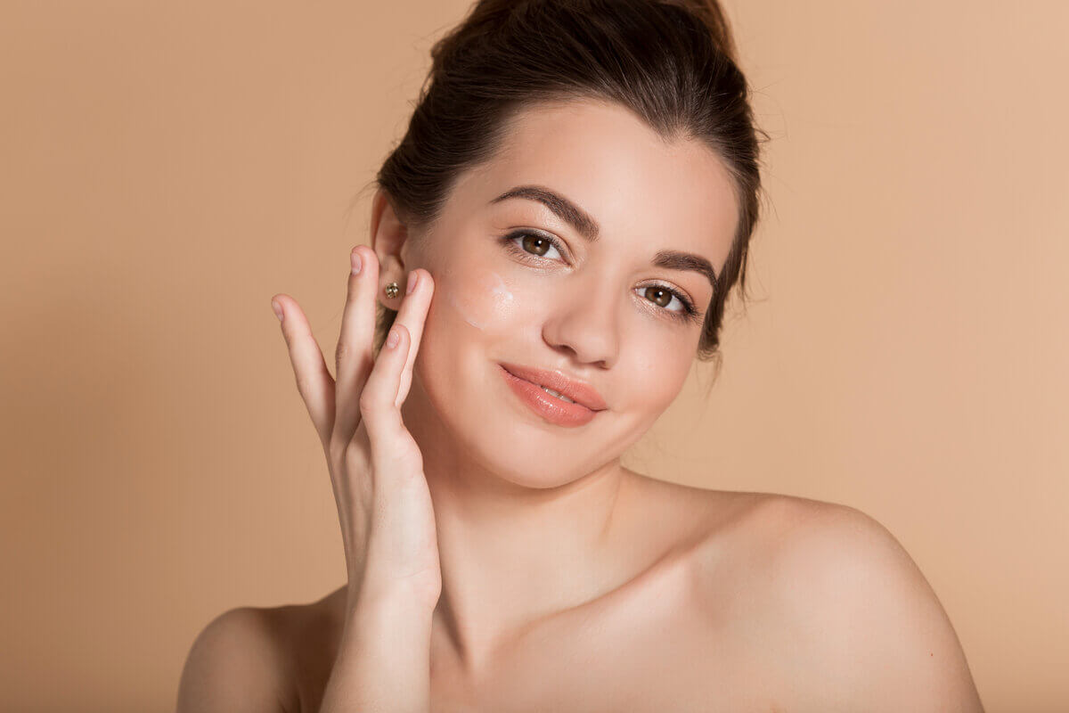 Descubra se cosméticos antienvelhecimento realmente tratam a pele