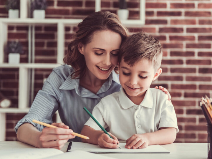 4 dicas para ajudar os filhos com a lição de casa