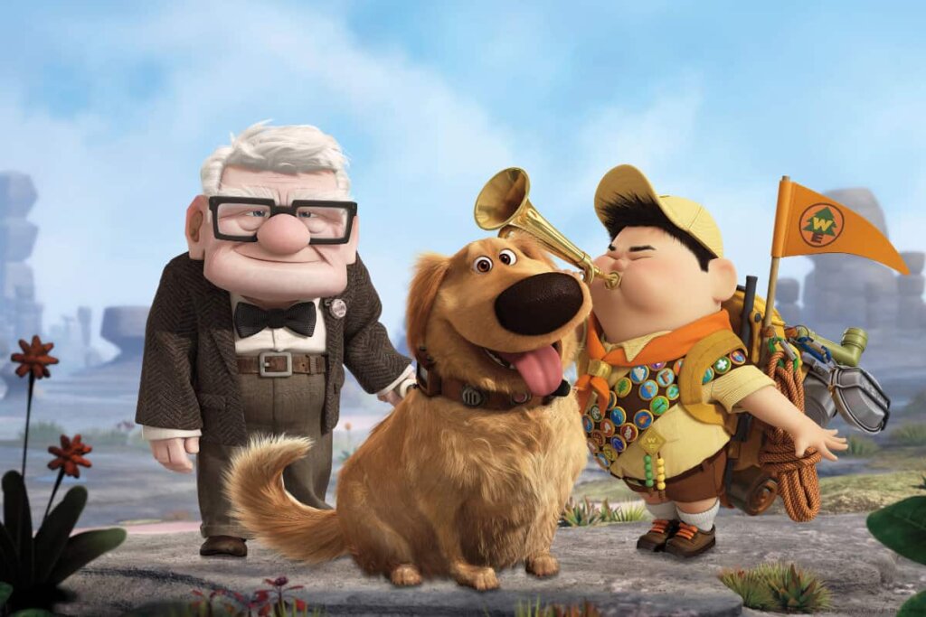 Cena do filme "UP! Altas aventuras", com cachorro, menino e senhor de idade juntos