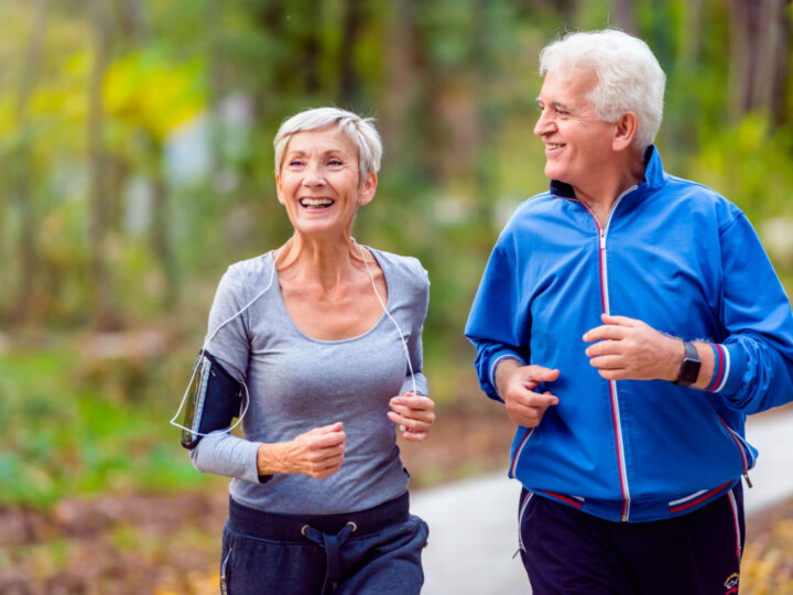 Veja os benefícios da caminhada no tratamento de artrose no joelho