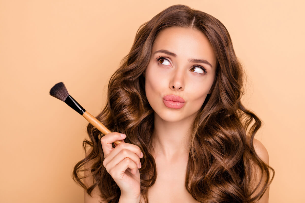 5 erros de maquiagem que fazem você parecer mais velha