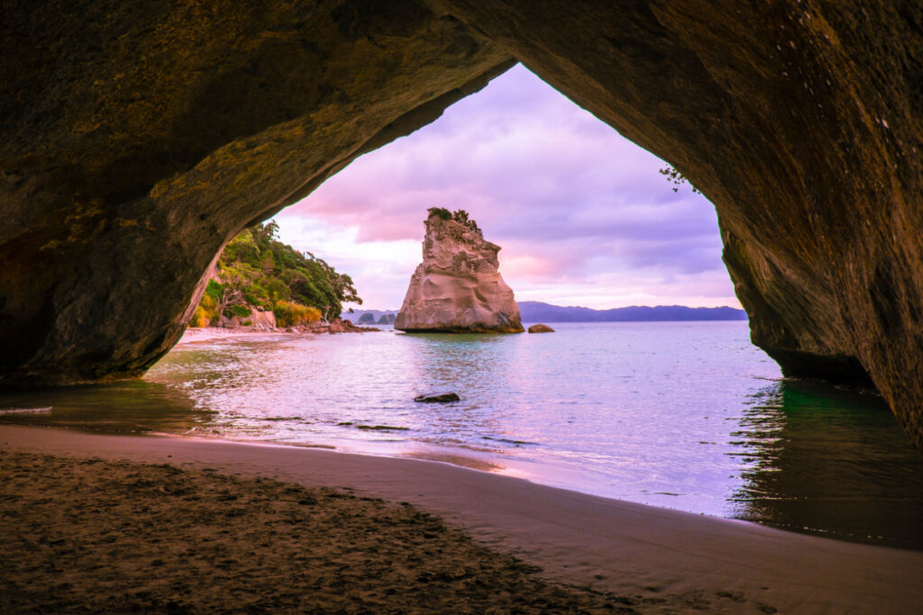 Cathedral Cove em Nova Zelândia