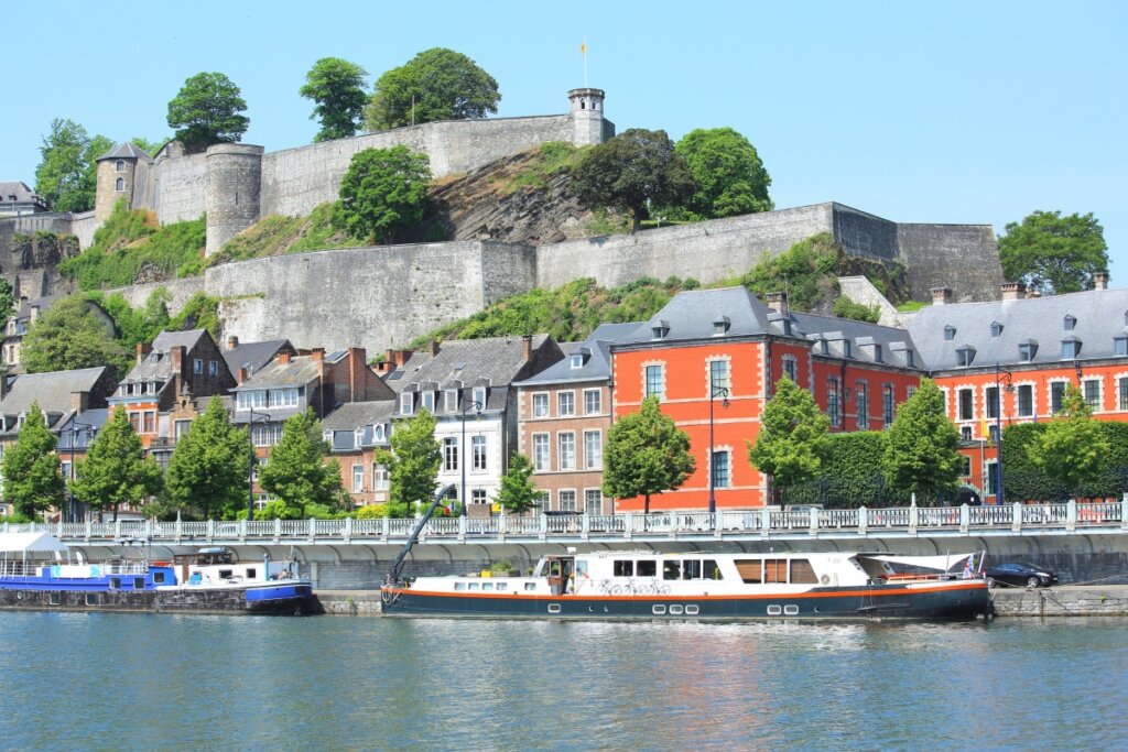 Namur, capital da região de Valônia na Bélgica