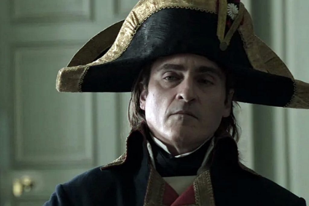 Napoleão interpretado por Joaquin Phoenix