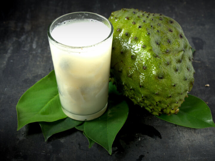 3 sucos saudáveis e refrescantes com frutas da Amazônia
