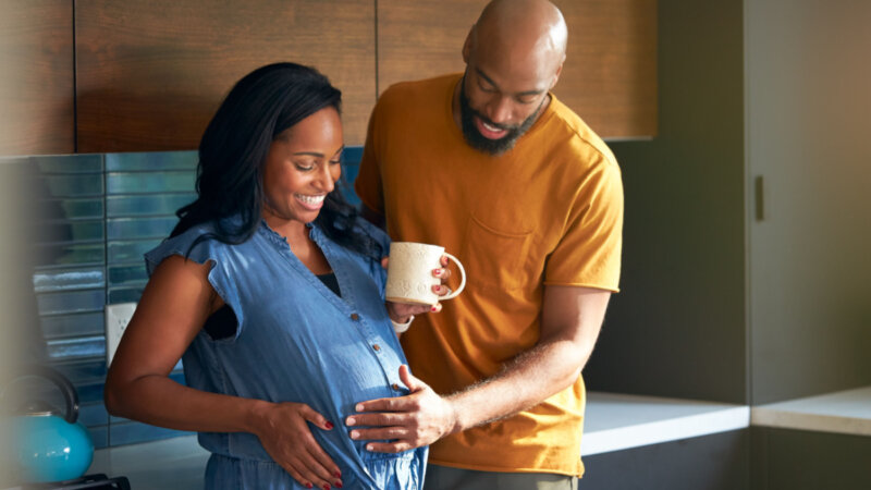 6 tipos de chás que grávidas devem evitar consumir