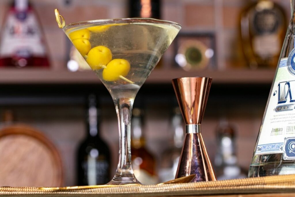 Taça de vidro com Dry Martini
