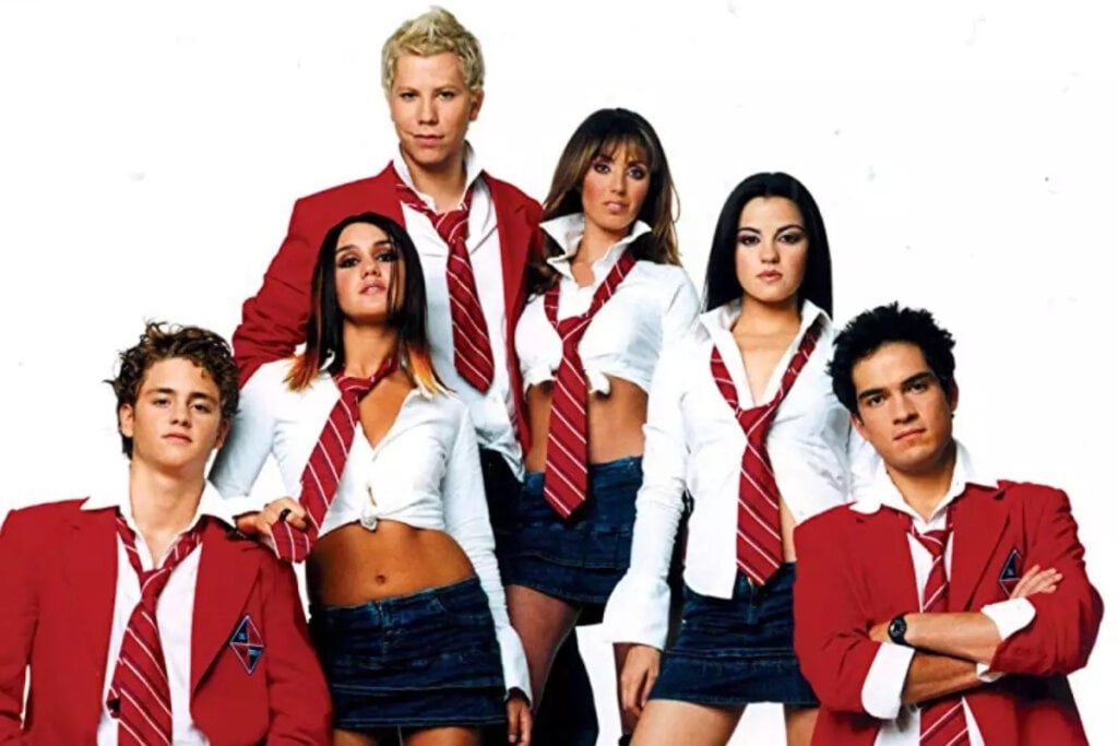 Seis integrantes de RBD, Christopher von Uckermann, Dulce María, Christian Chávez, Anahí, Maite Perroni e Alfonso Herrera