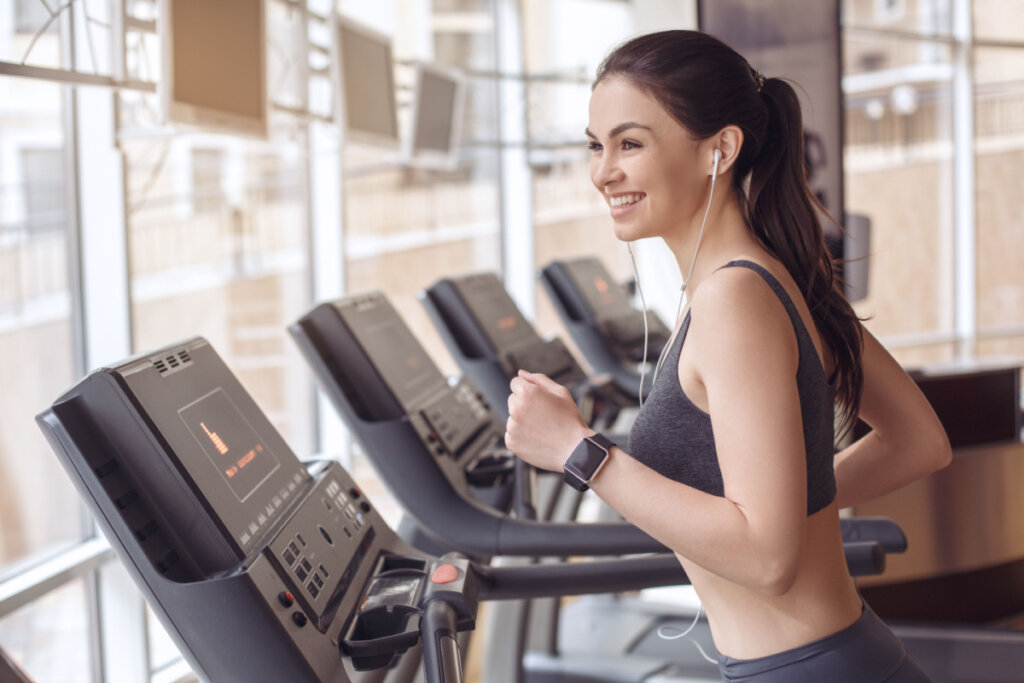 Exercício físico é importante para o bem-estar geral do corpo (Imagem: Friends Stock | Shutterstock)