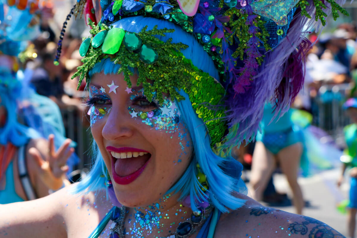 7 dicas para pintar os cabelos para o Carnaval sem danificá-los