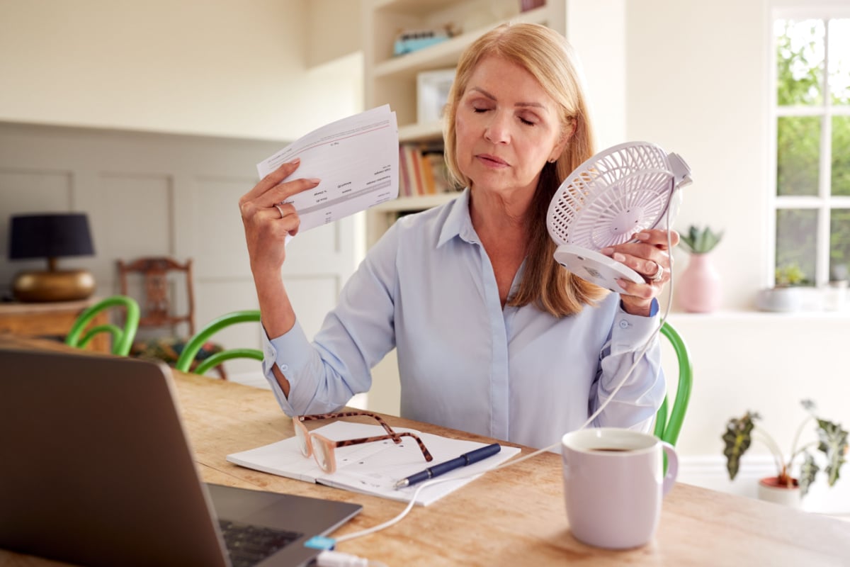 Entenda como o calor intenso afeta as mulheres na menopausa