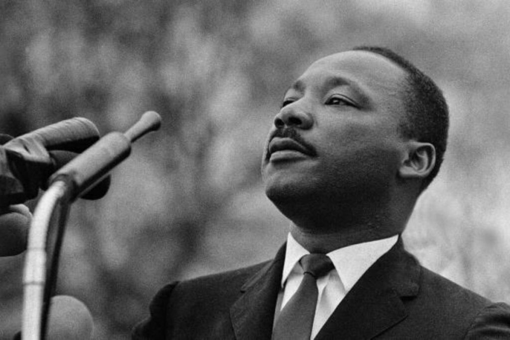 Martin Luther King em uma foto preto e branca
