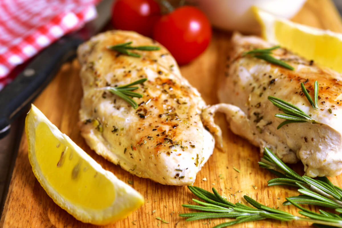 4 receitas com frango para aumentar o consumo de proteínas