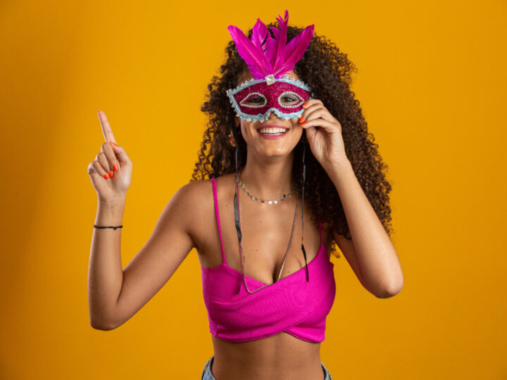 4 dicas de como se vestir no Carnaval se você não gosta de fantasias