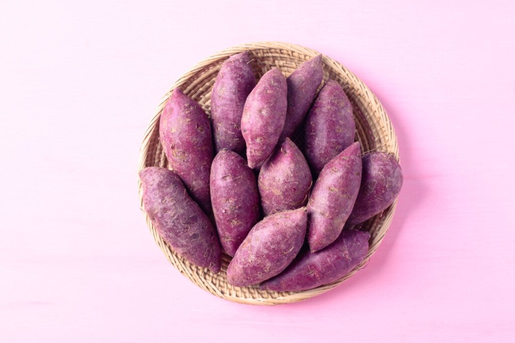Batatas-doces em cesto