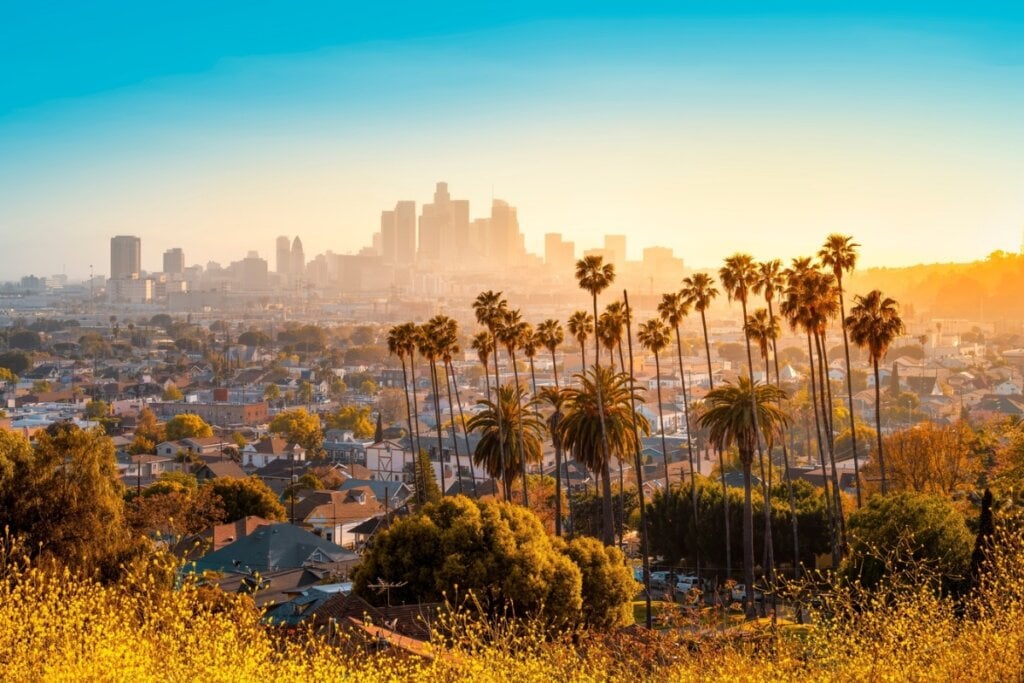 Imagem da cidade de Los Angeles com por do sol