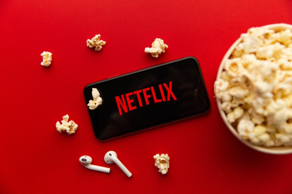 Logo da Netflix em um celular