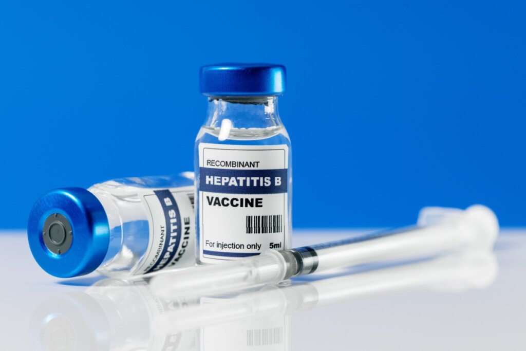 frascos de vacina de hepatite B 