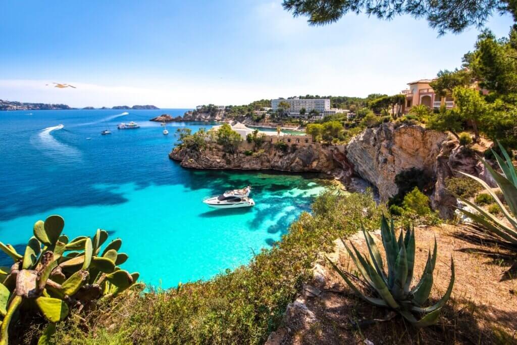 Vista de uma praia na Ilha da MaIIorca