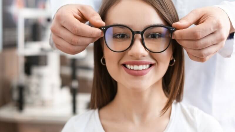 4 problemas de visão que exigem o uso de óculos