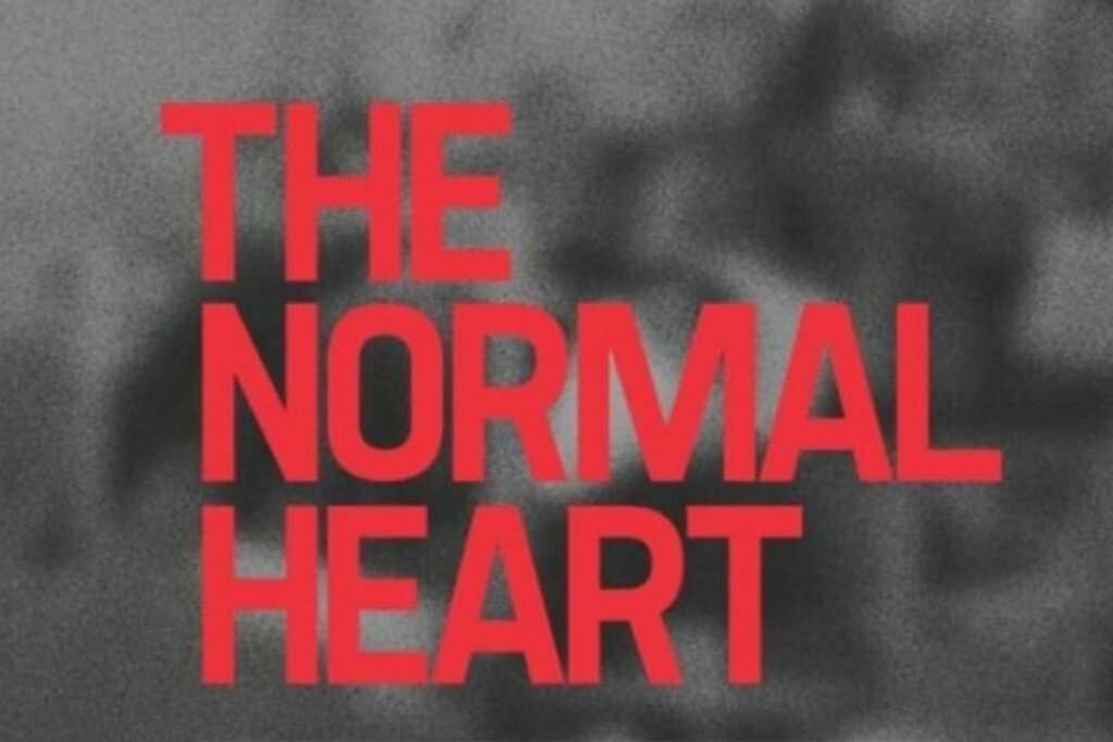 Capa com o nome do filme "The Normal Heart" escrita em inglês com fundo preto e branco