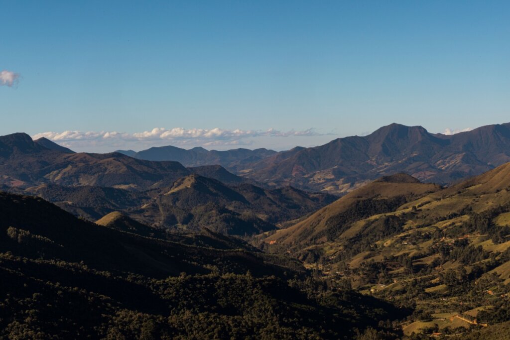 Foto panorâmica da Serra da Mantiqueira