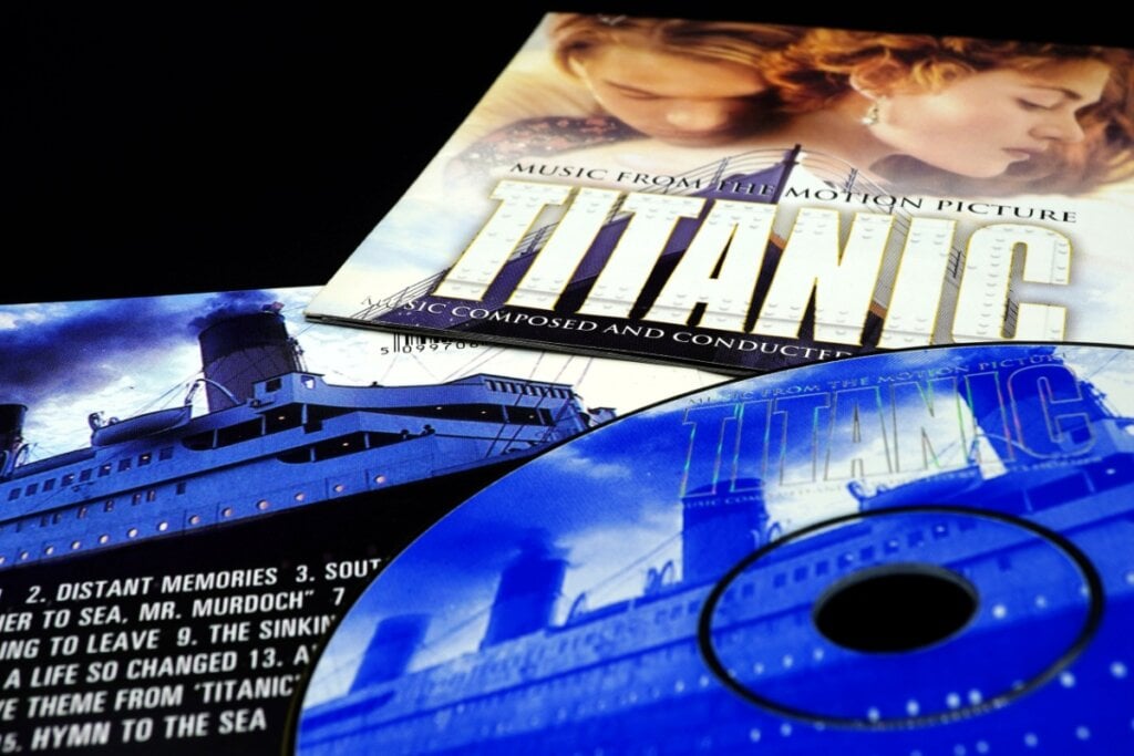 Capa do CD eCD da trilha sonora do filme Titanic