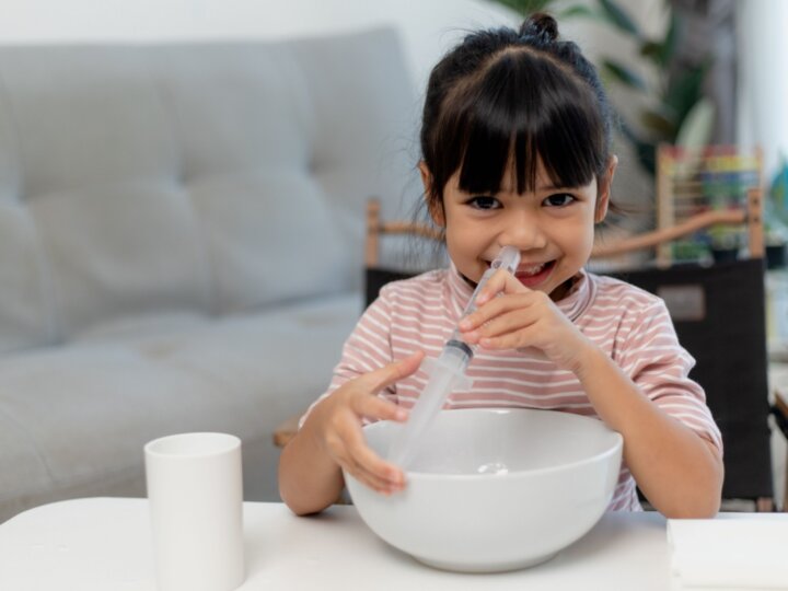 3 dicas para fazer lavagem nasal corretamente em crianças