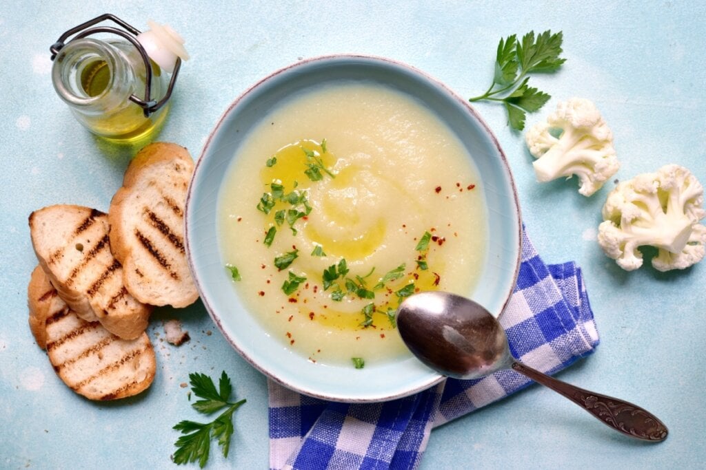 Sopas deliciosas e práticas para os dias frios! Veja cinco receitas