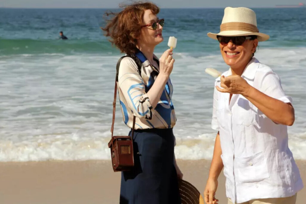 Cena com Elizabeth Bishop (Miranda Otto) e Lota de Macedo Soares (Glória Pires) em 