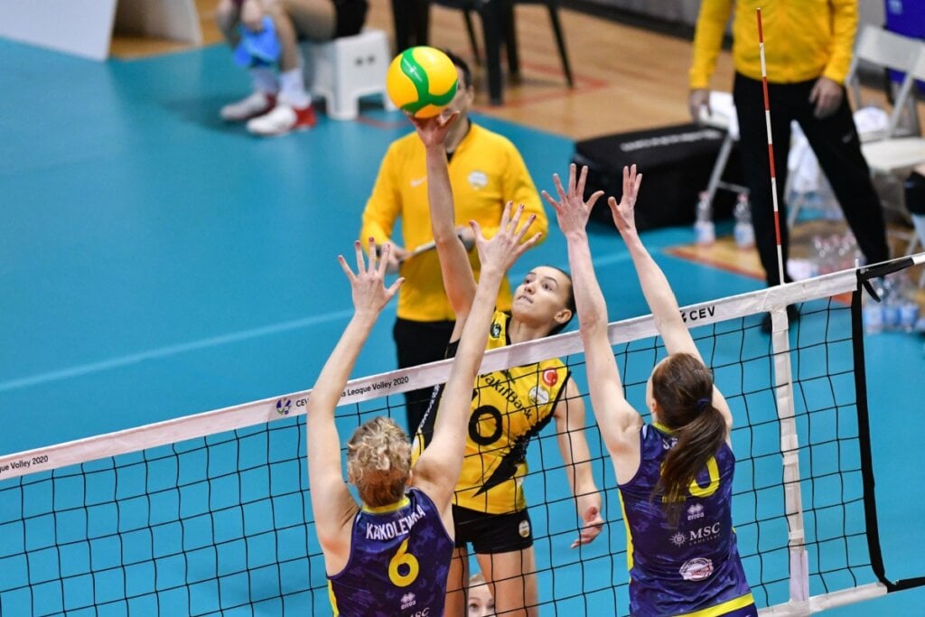 Gabi durante uma partida de volei pelo time VakifBank da Turquia