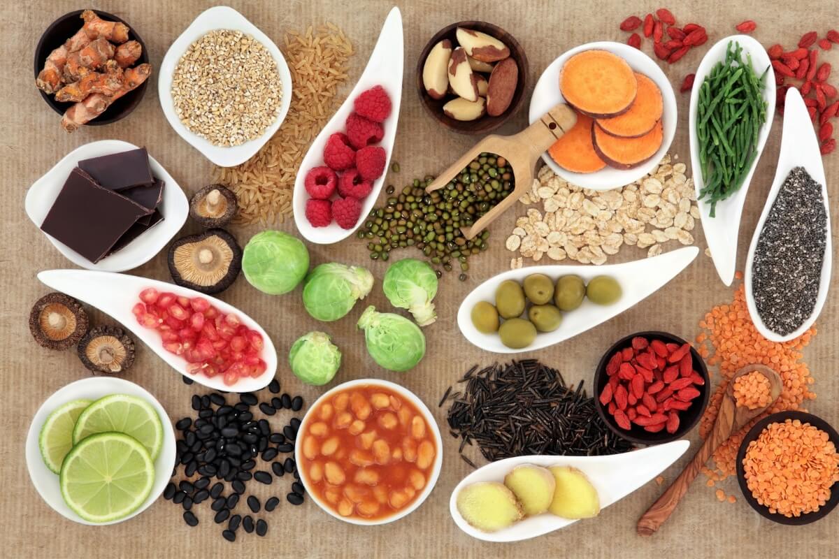 Alimentos funcionais fornecem nutrientes vitais para o organismo e beneficiam a saúde geral do corpo (Imagem: marilyn barbone | Shutterstock)