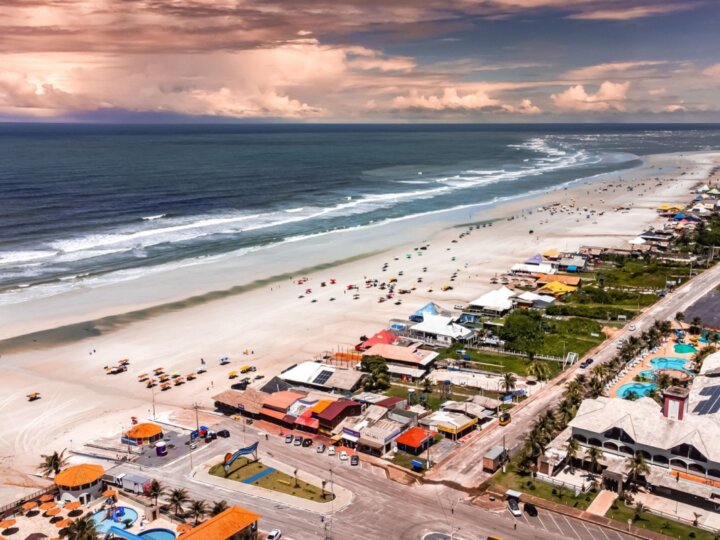 Conheça os pontos turísticos e as praias de Salinópolis