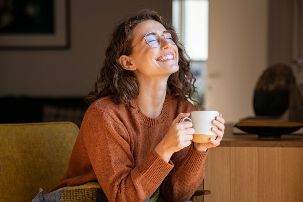 O consumo ideal de cafeína é de menos de 100 mg por dia (Imagem: Ground Picture | Shutterstock)